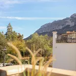 Modern Flat With Montgo View