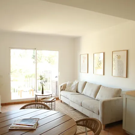 Modern Flat With Montgo View