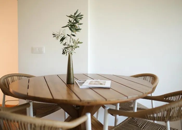 Modern Flat With Montgo View